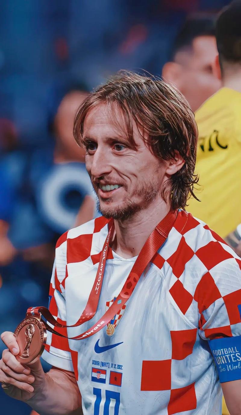 狄龙联手詹姆斯！湖人太阳3换1交易曝光，网友：血赚